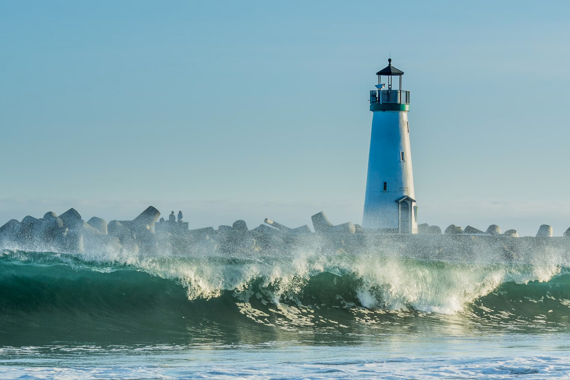 Image Phare Vagues
